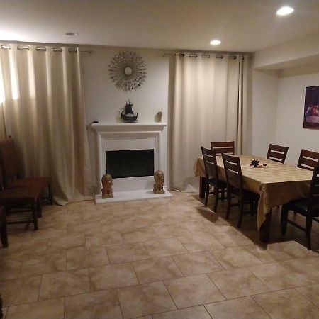 Six Flags Luxury Private Rooms サンタクラリタ エクステリア 写真
