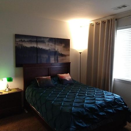Six Flags Luxury Private Rooms サンタクラリタ エクステリア 写真