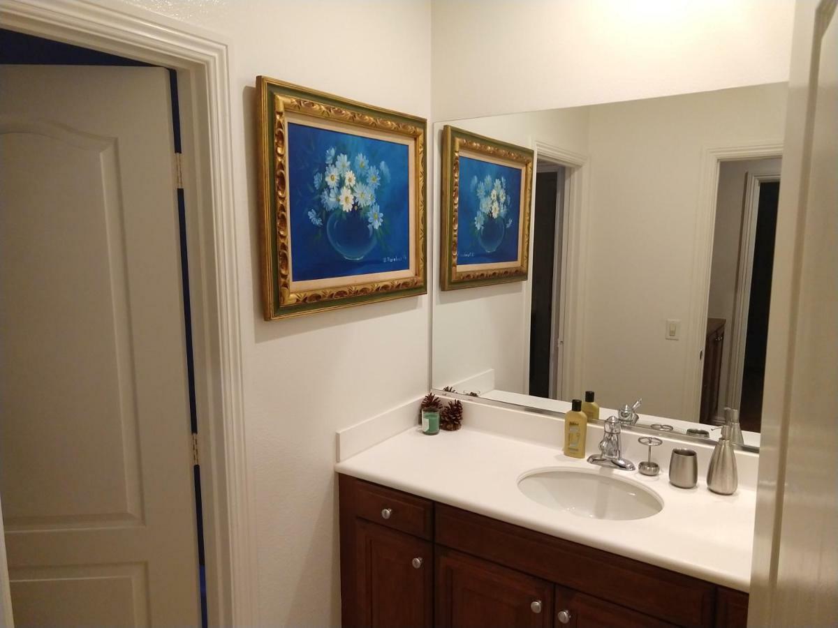 Six Flags Luxury Private Rooms サンタクラリタ エクステリア 写真