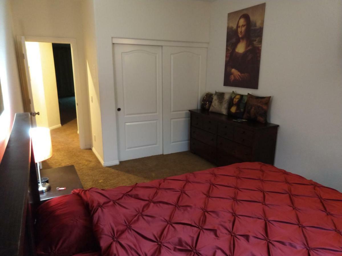 Six Flags Luxury Private Rooms サンタクラリタ エクステリア 写真