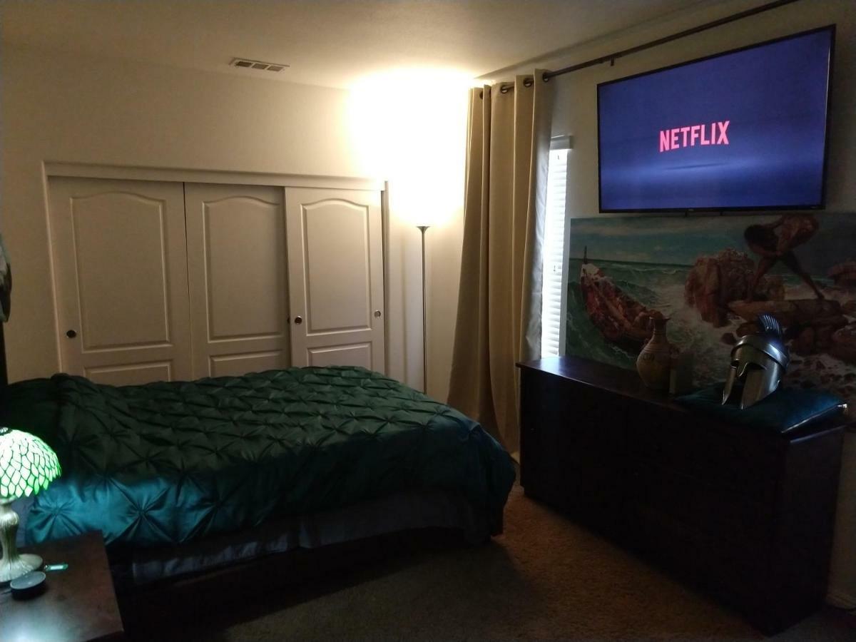 Six Flags Luxury Private Rooms サンタクラリタ エクステリア 写真